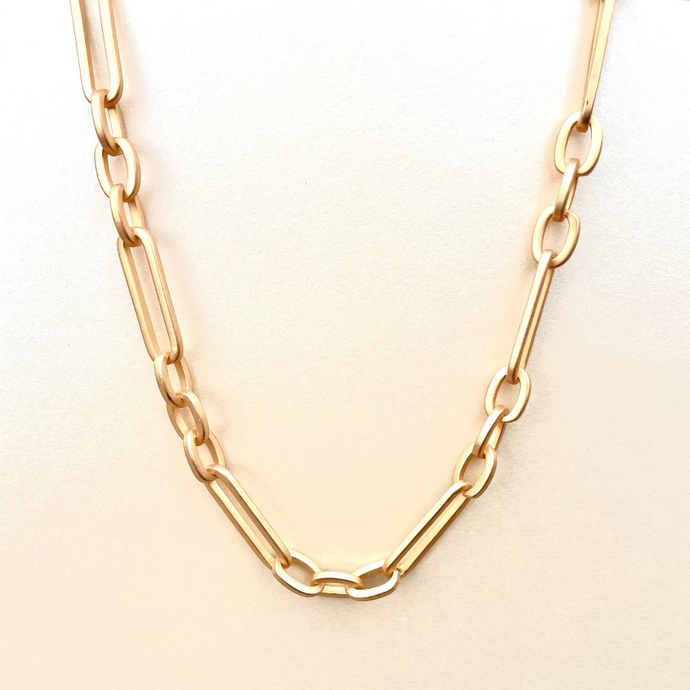 Variated Paper Clip Chain Necklace