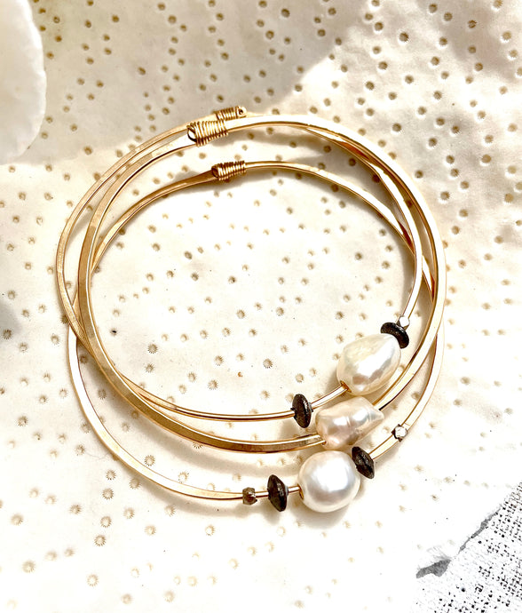 14K yellow gold-filled hammered bangle with freshwater pearl and oxidized accent beads