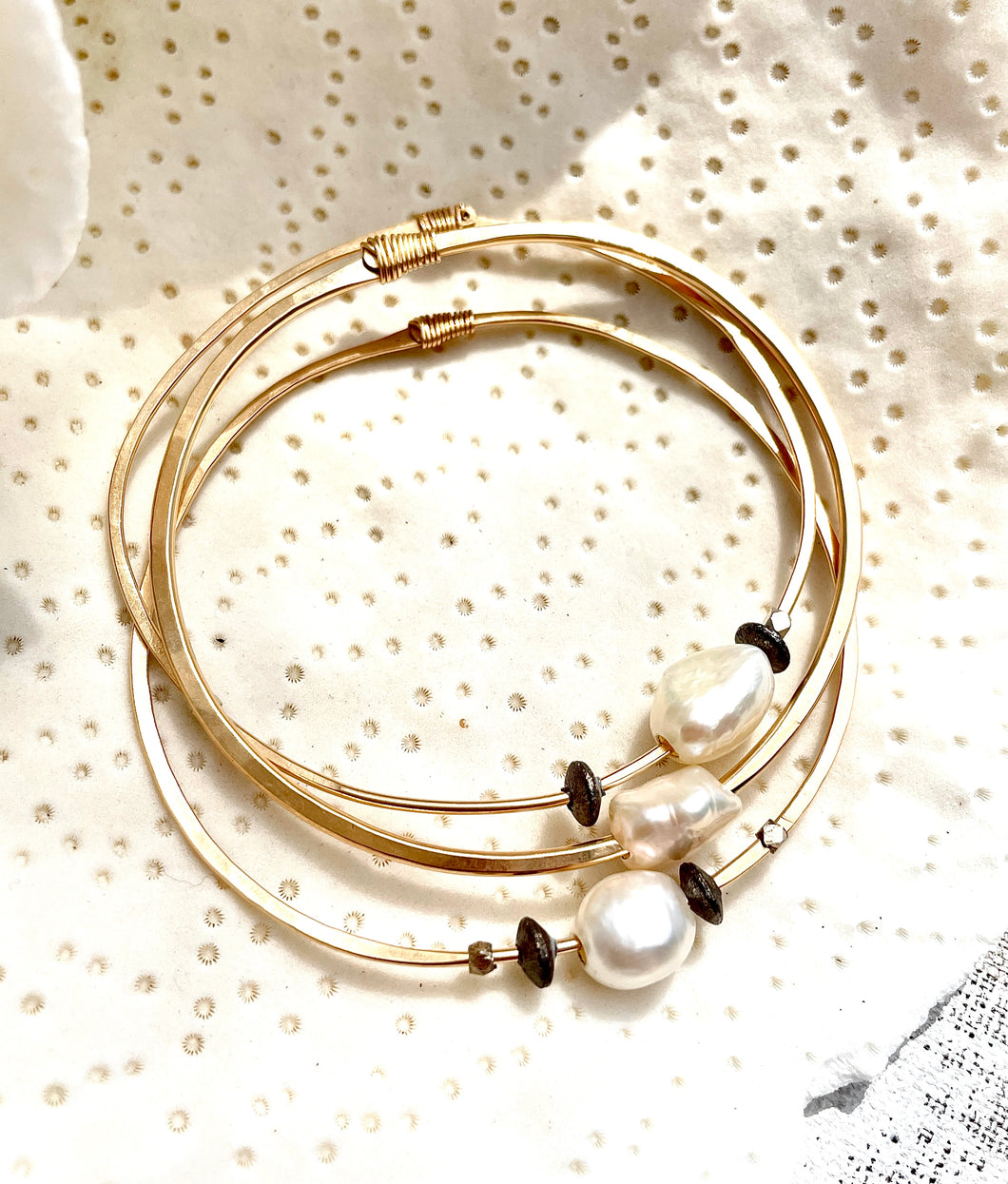 14K yellow gold-filled hammered bangle with freshwater pearl and oxidized accent beads