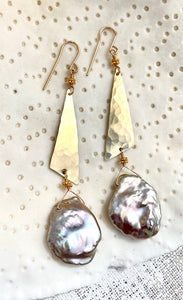 14K yellow gold-plated geometric hammered piece with freshwater peacock pearl earrings