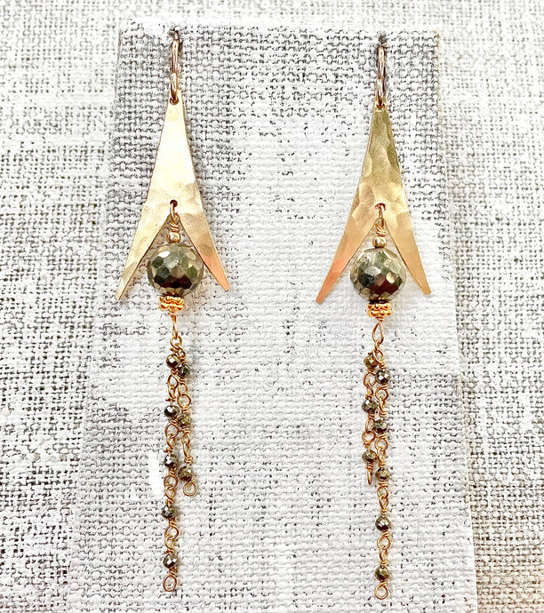 Hammered Split Arrow Chain Drops with Pyrite