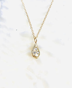 Delicate Tri-Diamond Droplet Necklace