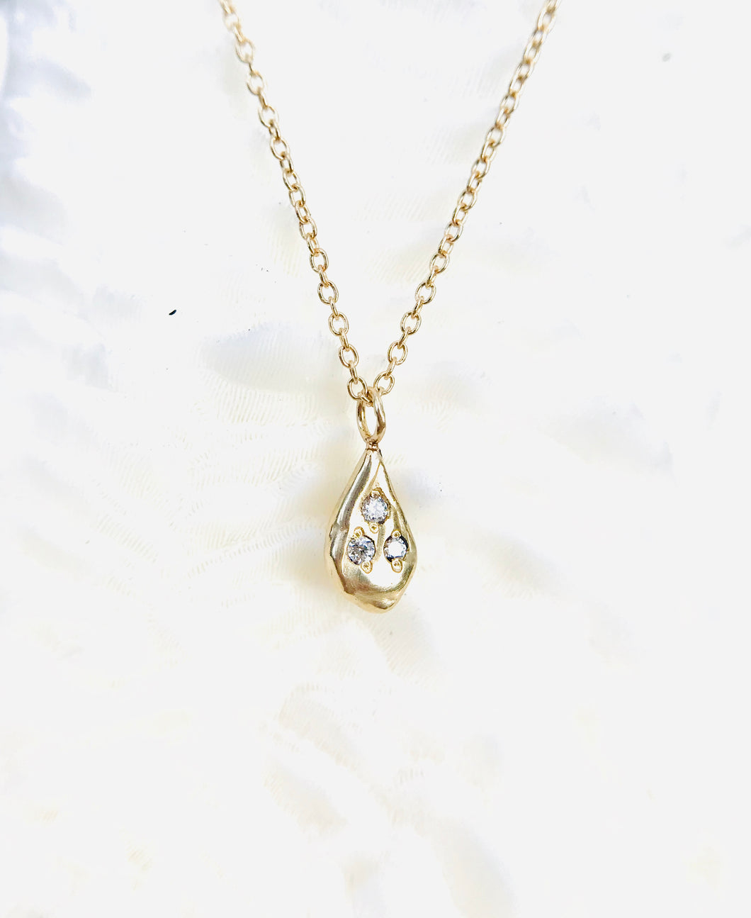 Delicate Tri-Diamond Droplet Necklace