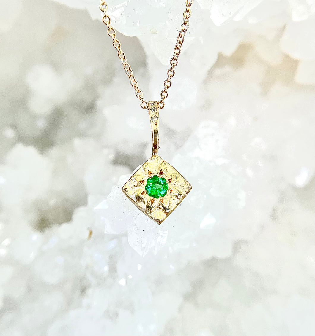 Emerald Love Star Neckalce